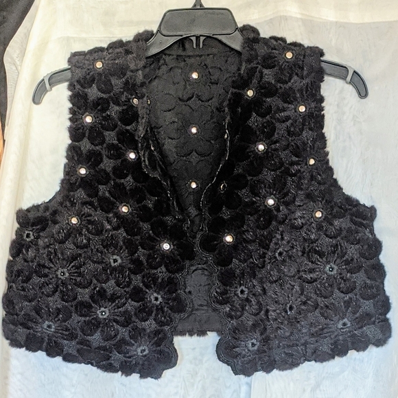 Noir by Kei Ninomiya Floral Faux Fur Vest
